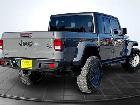 Used 2022 Jeep Gladiator Willys image 13