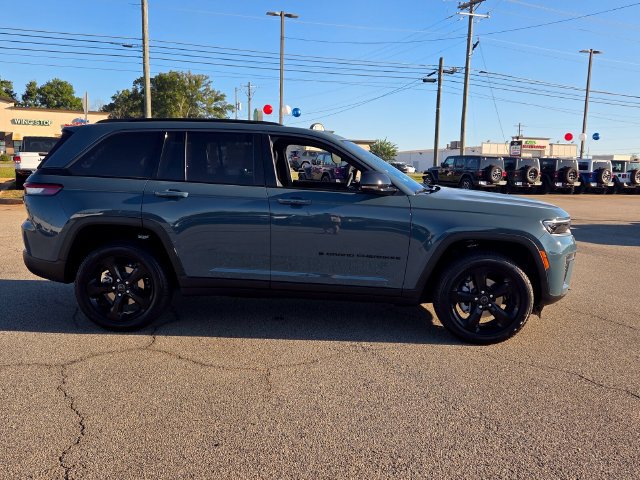 New 2027 Jeep Grand Cherokee Limited RWD image 14