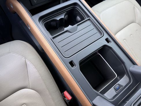 Used 2020 Land Rover Defender 110 SE image 31