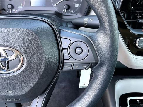 Certified 2025 Toyota Corolla LE image 24