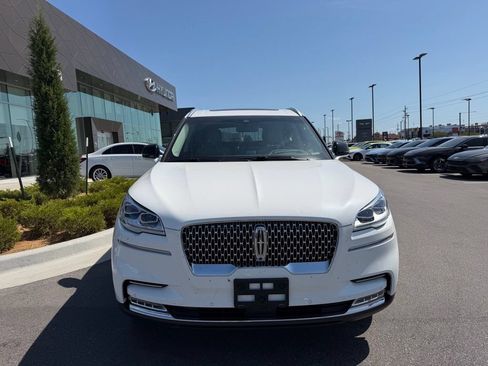 Used 2022 Lincoln Aviator Reserve w/ Equipment Group 201A AWD/4WD image 3