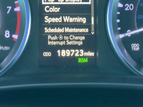 Used 2019 Toyota Highlander XLE AWD/4WD image 27