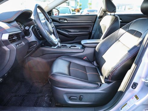 Used 2020 Nissan Altima 2.5 SR image 9