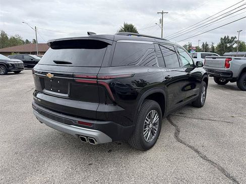 Used 2026 Chevrolet Traverse LT AWD/4WD image 7