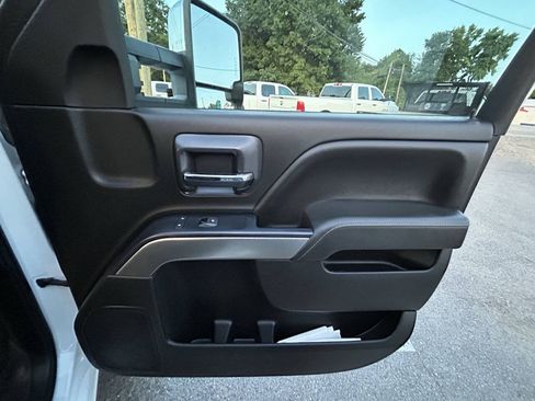 Used 2019 Chevrolet Silverado 2500 LT AWD/4WD image 23