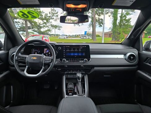 Used 2026 Chevrolet Colorado LT RWD image 12