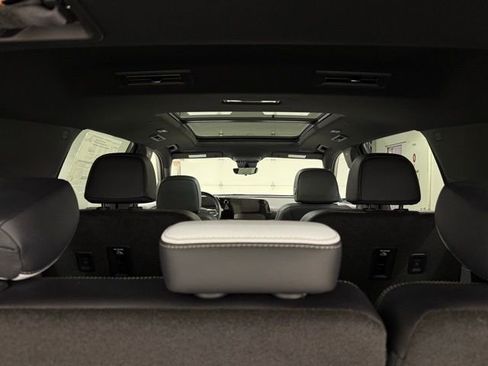 New 2026 Chevrolet Traverse High Country image 11