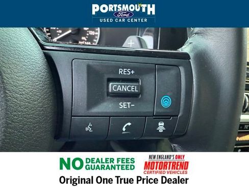 Used 2025 Nissan Pathfinder SL image 21