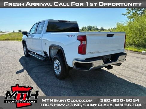 Used 2022 Chevrolet Silverado 2500 LT AWD/4WD image 5