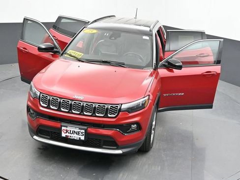 Used 2025 Jeep Compass Limited AWD/4WD image 59