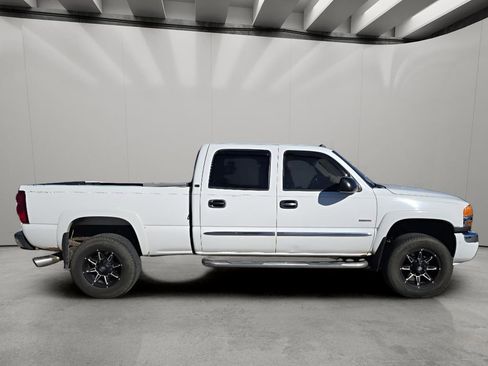 Used 2004 GMC Sierra 2500 SLT w/ Heavy-Duty Power Package image 6