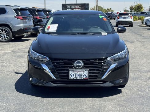 Used 2024 Nissan Sentra SV FWD image 2