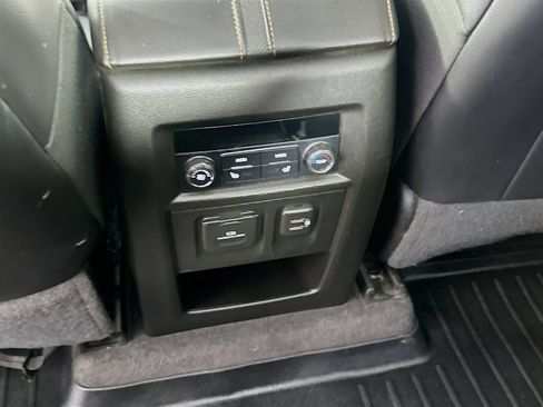 Used 2019 Chevrolet Traverse Premier w/ Redline Edition AWD/4WD image 28