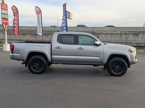 Used 2019 Toyota Tacoma SR5 image 4