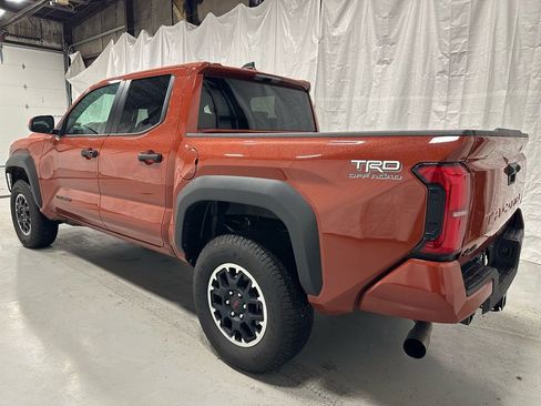 Used 2025 Toyota Tacoma TRD Off-Road image 5