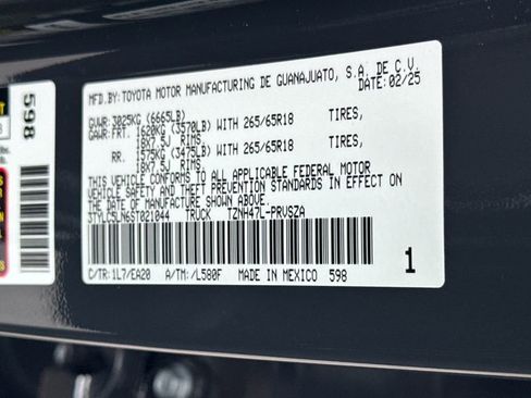 Used 2025 Toyota Tacoma TRD Sport image 48