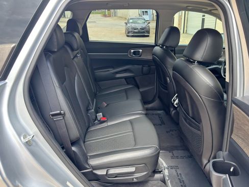 Used 2022 Kia Sorento S w/ Panoramic Sunroof Package AWD/4WD image 38