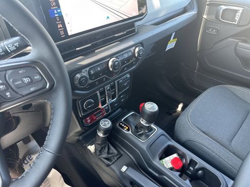 New 2025 Jeep Gladiator Willys image 70