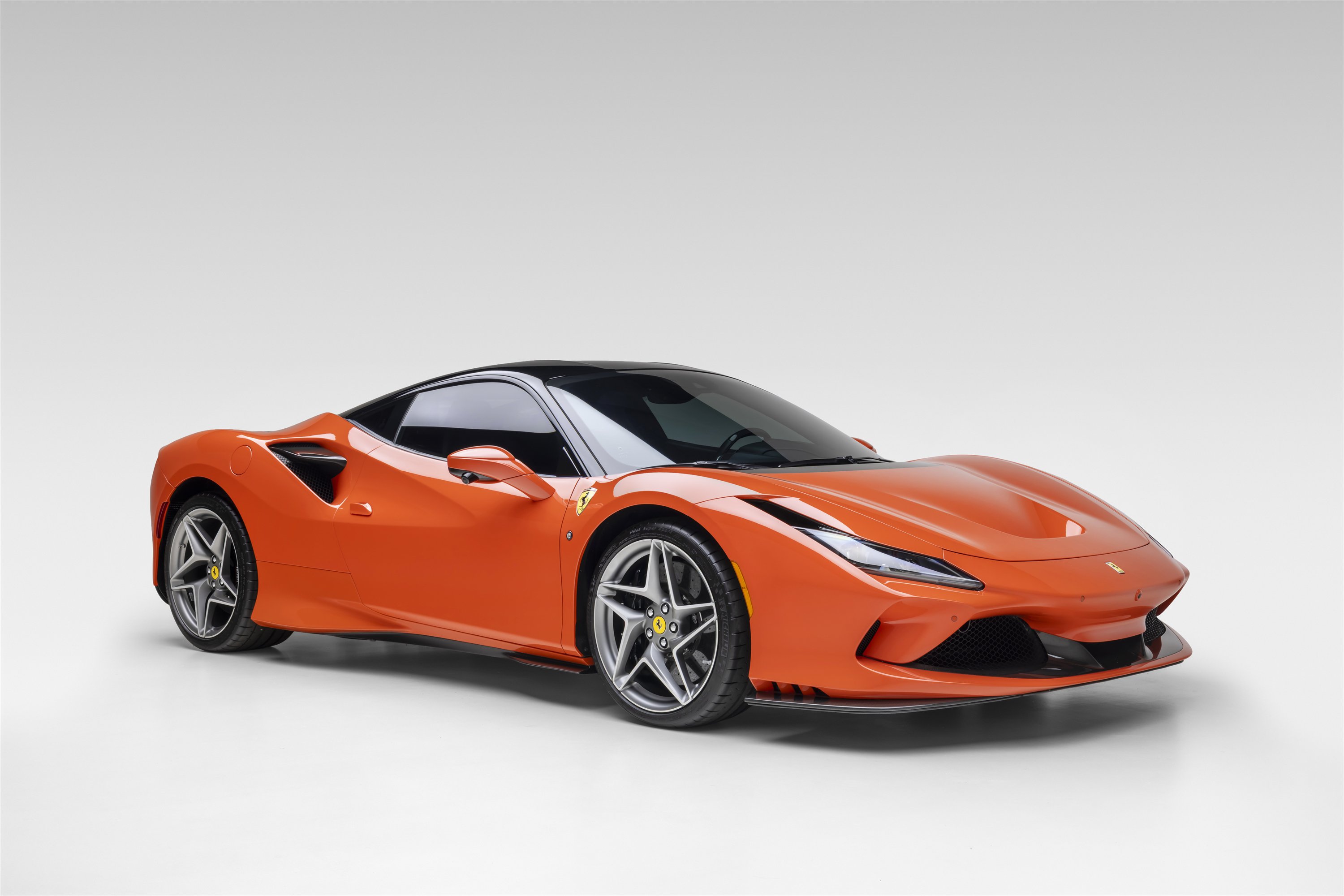 Certified 2021 Ferrari F8 Tributo RWD image 3