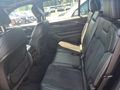 Used 2023 Jeep Grand Cherokee L Laredo AWD/4WD image 8