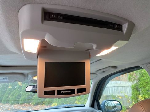 Used 2008 Chevrolet TrailBlazer LT w/ Sun And 6-Disc Cd Package image 17