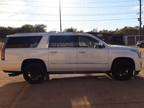 Used 2019 Cadillac Escalade ESV Platinum AWD/4WD image 6