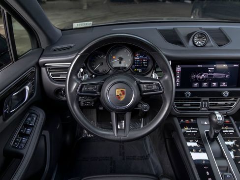 Certified 2022 Porsche Macan S AWD/4WD image 42