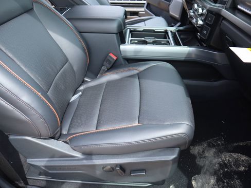 New 2026 Ford F250 Lariat w/ Lariat Premium Package image 13