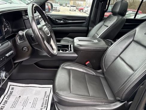 Used 2021 GMC Yukon Denali w/ Denali Premium Package image 9