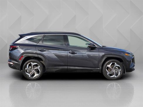 Used 2022 Hyundai Tucson Limited w/ Winter Package image 7
