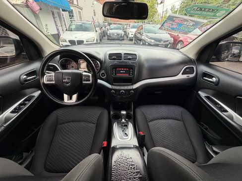 Used 2019 Dodge Journey SE w/ Connectivity Group FWD image 40