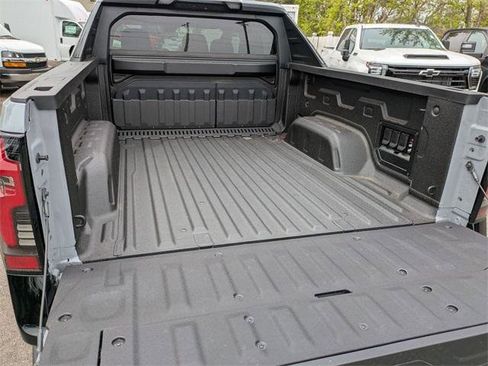 New 2025 Chevrolet Silverado EV RST image 28