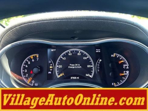 Used 2015 Jeep Grand Cherokee Overland w/ Advanced Technology Group AWD/4WD image 32