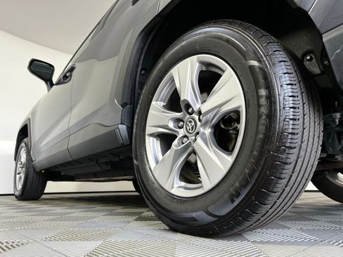 Used 2024 Toyota RAV4 XLE FWD image 26