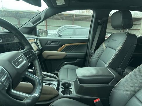 Used 2024 GMC Canyon Denali image 6