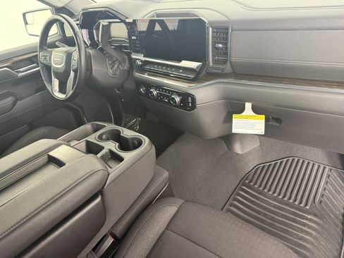 Used 2023 GMC Sierra 1500 SLE AWD/4WD image 11