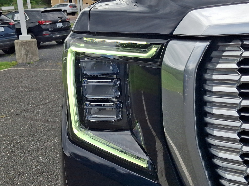 Used 2023 GMC Yukon Denali AWD/4WD image 12