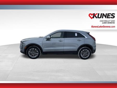 Used 2025 Cadillac XT4 Premium Luxury image 10