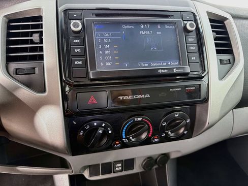 Used 2015 Toyota Tacoma PreRunner w/ SR5 Package RWD image 16