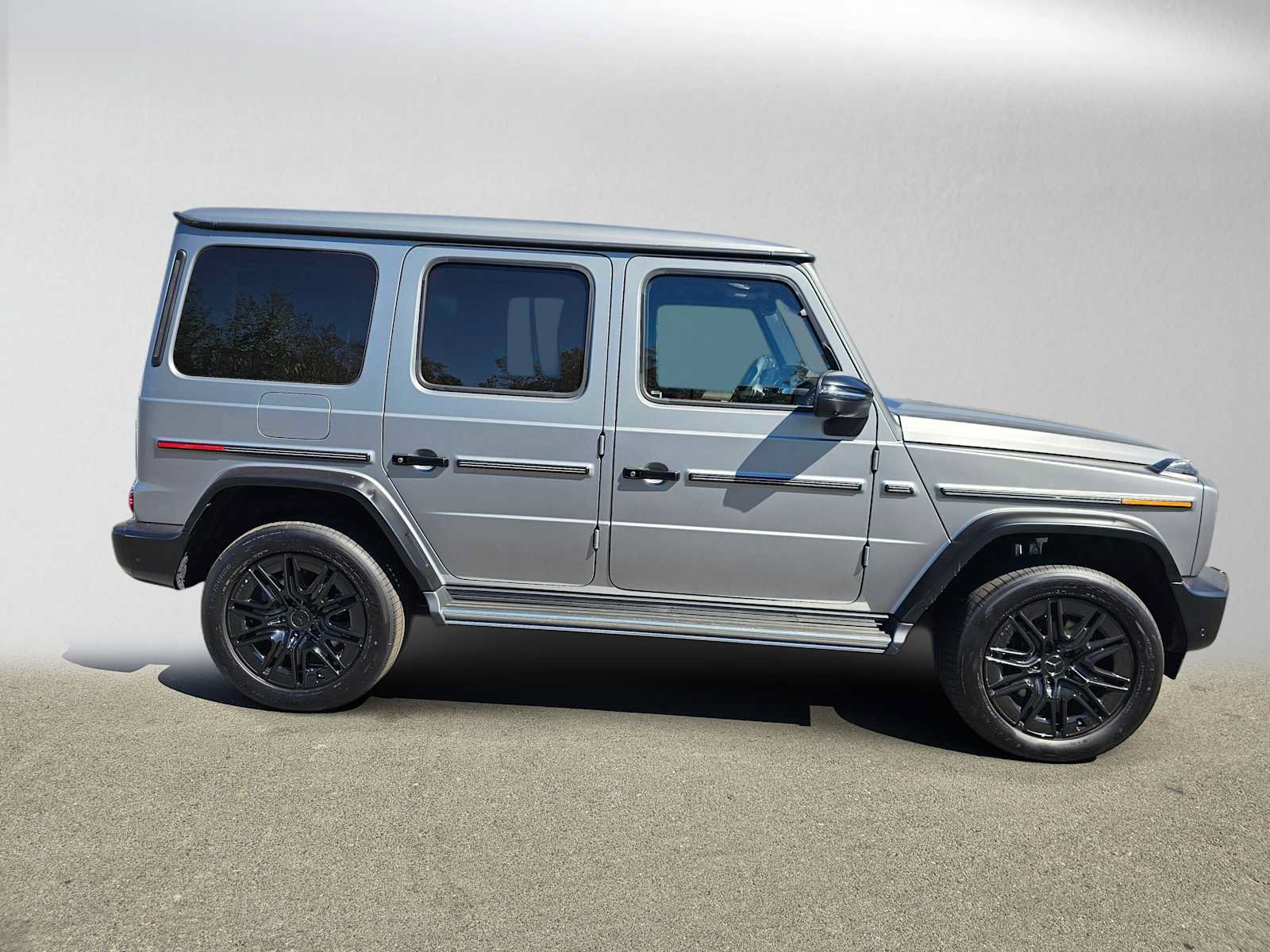 New 2027 Mercedes-Benz G 580 e image 2