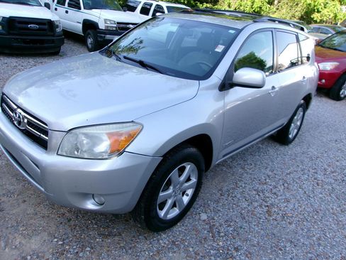 Used 2007 Toyota RAV4 Limited AWD/4WD image 2