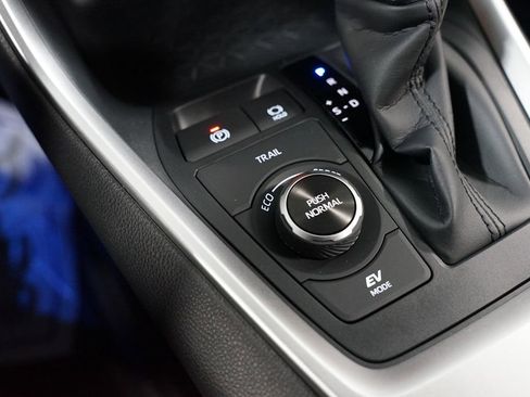 New 2025 Toyota RAV4 XLE image 21