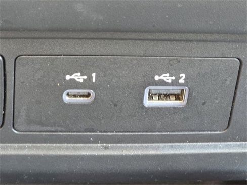 Used 2023 Nissan Frontier SV image 7