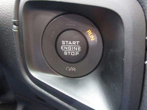 Used 2025 Jeep Wrangler Sahara image 20