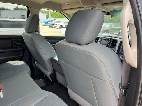 Used 2019 RAM 1500 Express w/ Express Value Package AWD/4WD image 12