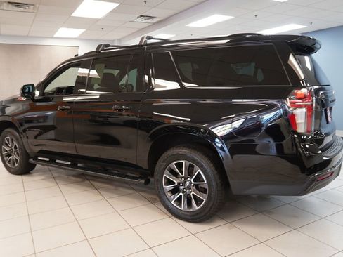 Used 2021 Chevrolet Suburban Z71 w/ Z71 Signature Package AWD/4WD image 8