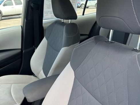 Used 2021 Toyota Corolla LE image 25