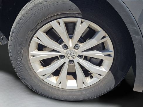Used 2019 Volkswagen Tiguan S w/ 3rd Row Seat Package AWD/4WD image 16