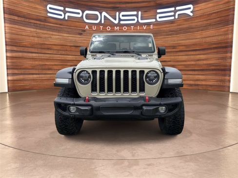 Used 2022 Jeep Gladiator Rubicon w/ LED Lighting Group AWD/4WD image 10