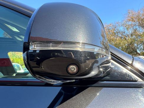 Used 2022 BMW X6 M image 15